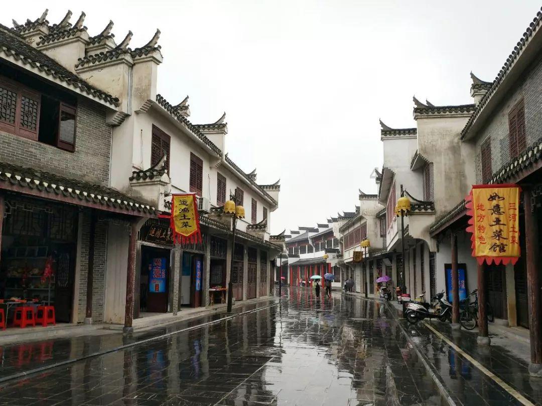 北碚:“三下乡”送欢乐